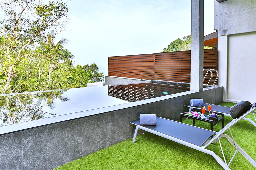 2 Bedrooms with Private Pool